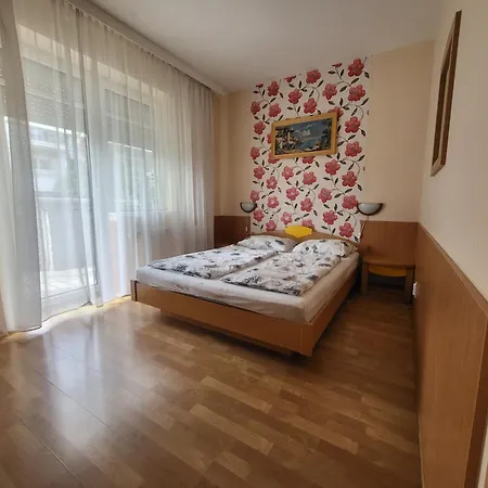 Jozsef Attila Apartman Hajduszoboszlo Exterior photo