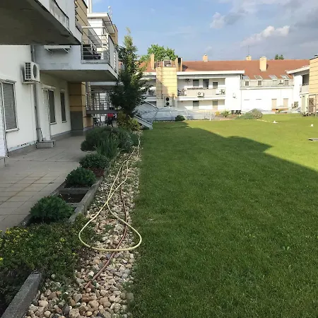 Jozsef Attila Apartman Hajduszoboszlo Exterior photo