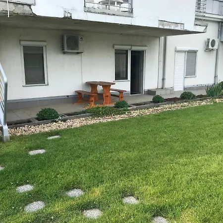 Jozsef Attila Apartman Hajduszoboszlo Exterior photo